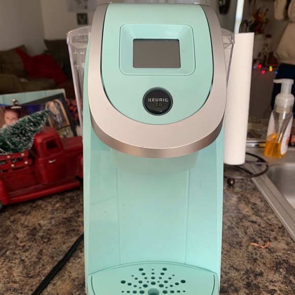 keurig machine (coffee machine) - Picture 3 of 5